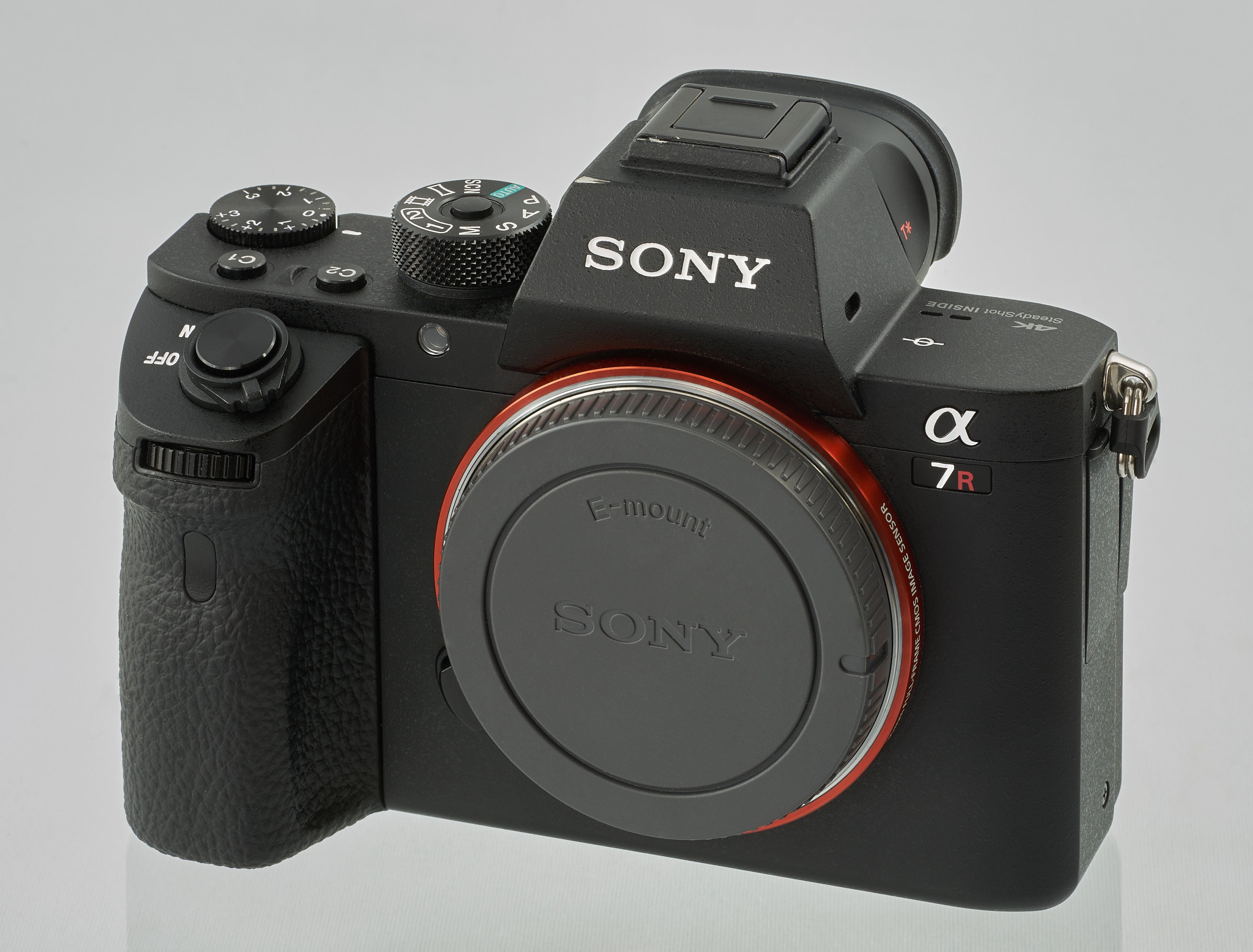 Sony a7R II + 16–35mm f/4
